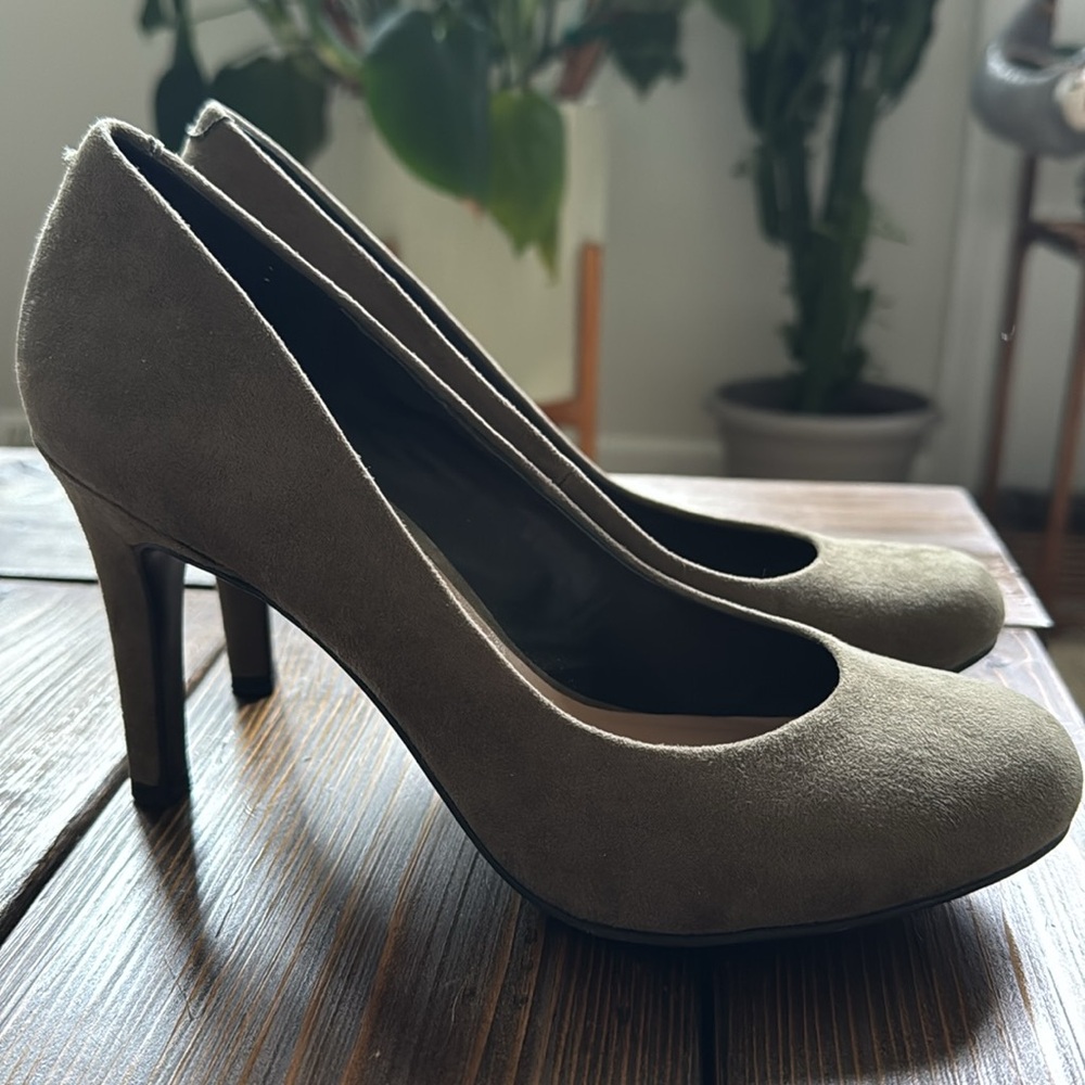 Kelly & Katie Isabella Pump